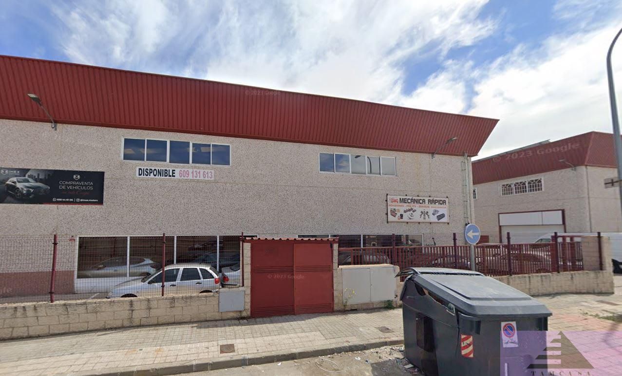 Vista exterior de Nau industrial en venda en Ciempozuelos