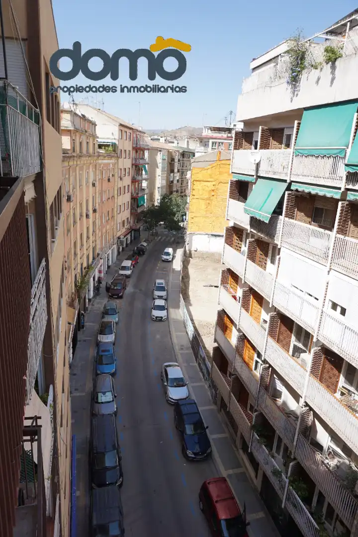 Vista exterior de Piso en venta en Granada con Calefacción, Amueblado y Horno