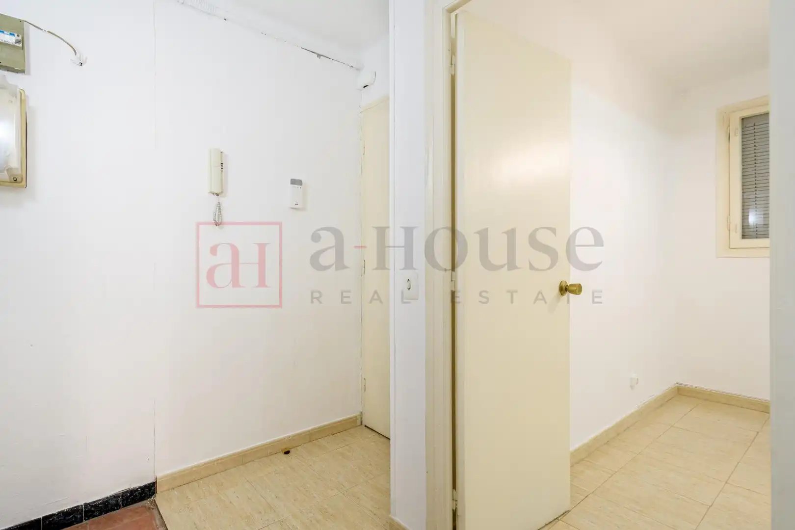 Piso en venta en Barcelona con Trastero y Balcón
