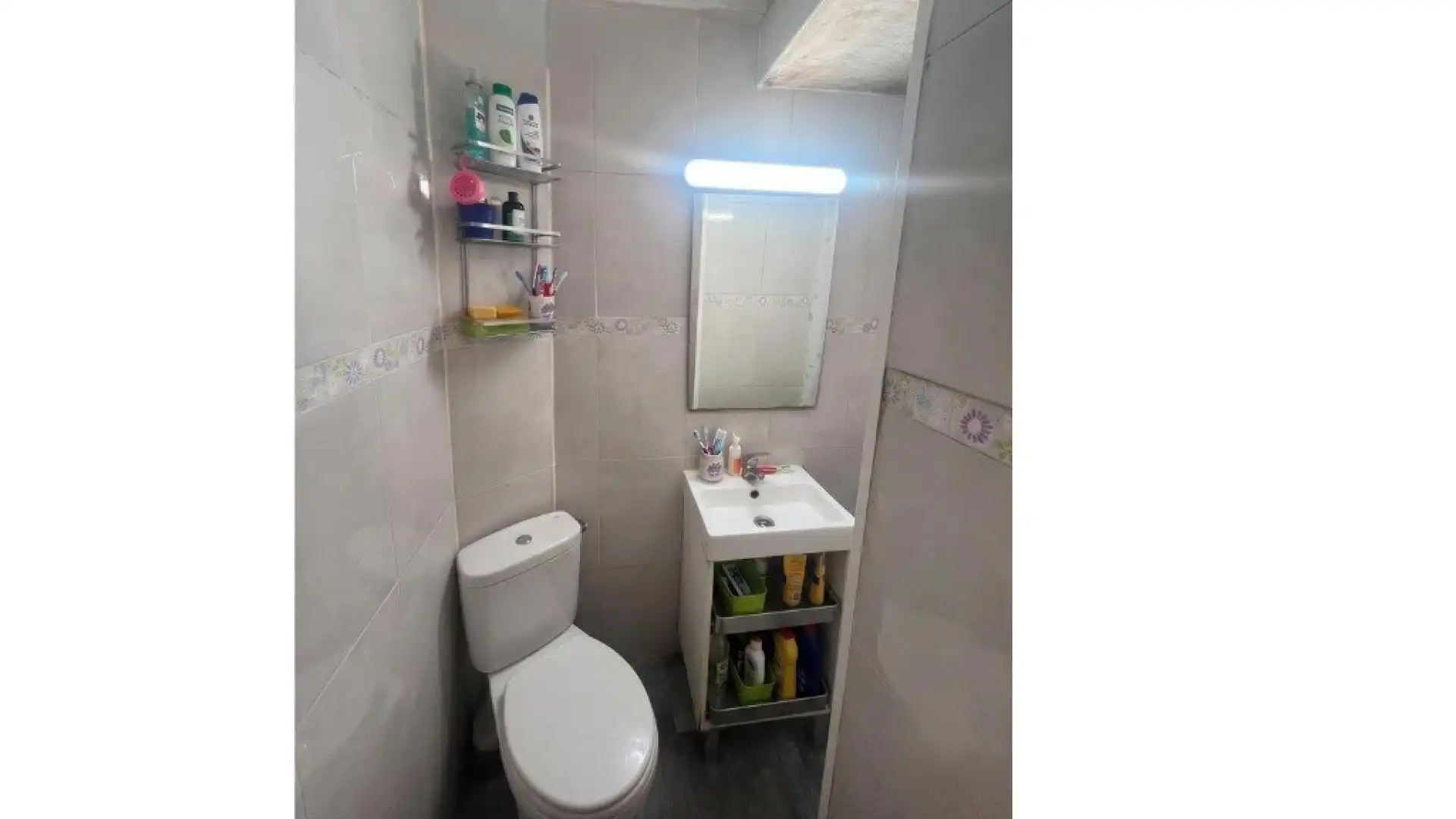 Bany de Edifici en venda en L'Hospitalet de Llobregat