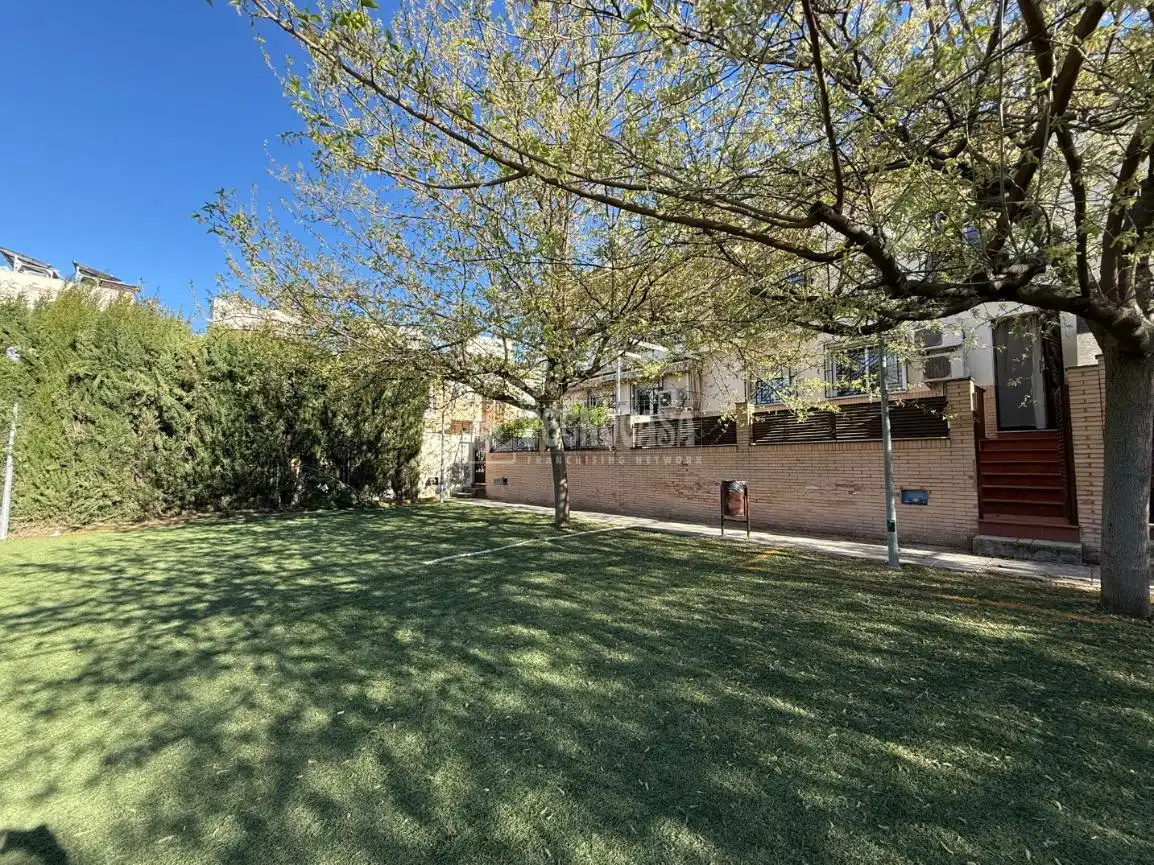 Vista exterior de Casa o chalet en venta en Martos con Aire acondicionado y Calefacción