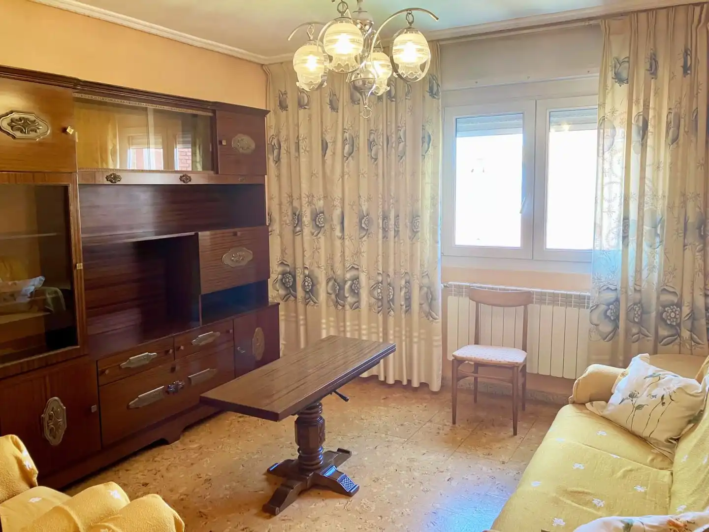 Living room of Flat for sale in Palencia  with Heating, Terrace and Storage room