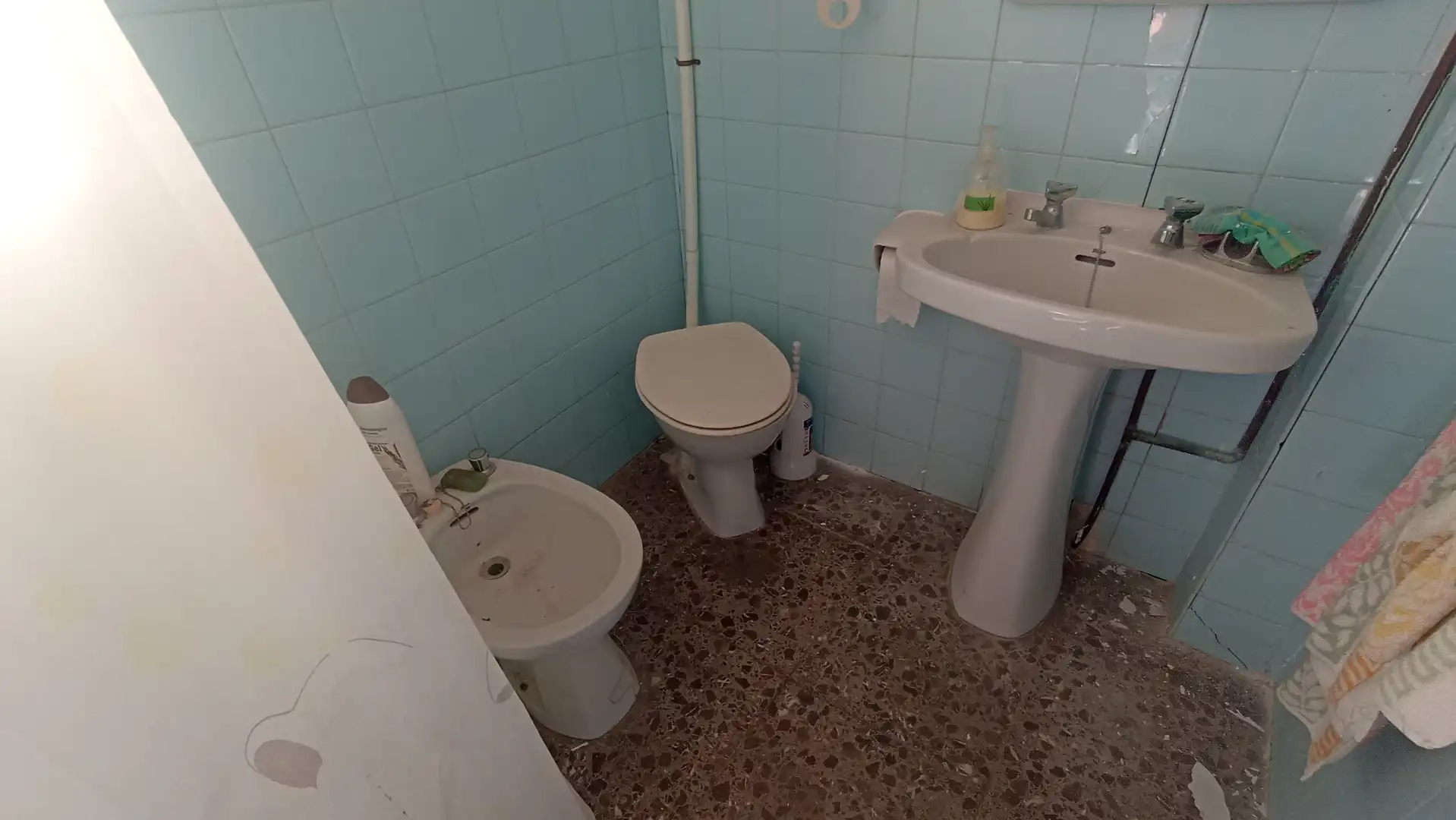 Baño de Finca rústica en venta en Camporrélls con Calefacción, Trastero y Amueblado