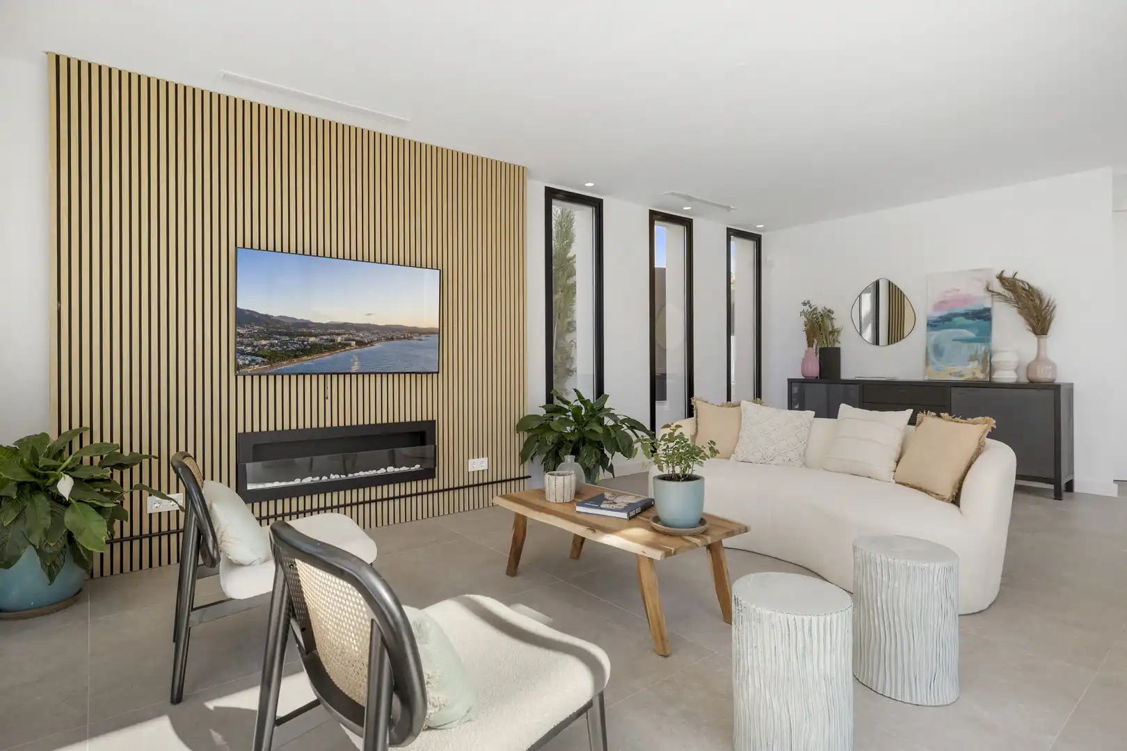 Sala d'estar de Casa o xalet en venda en Marbella amb Aire condicionat, Jardí privat i Terrassa
