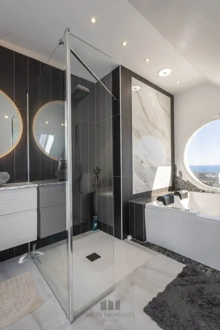 Bathroom of Flat for rent in Calpe / Calp  with Air Conditioner, Heating and Terrace