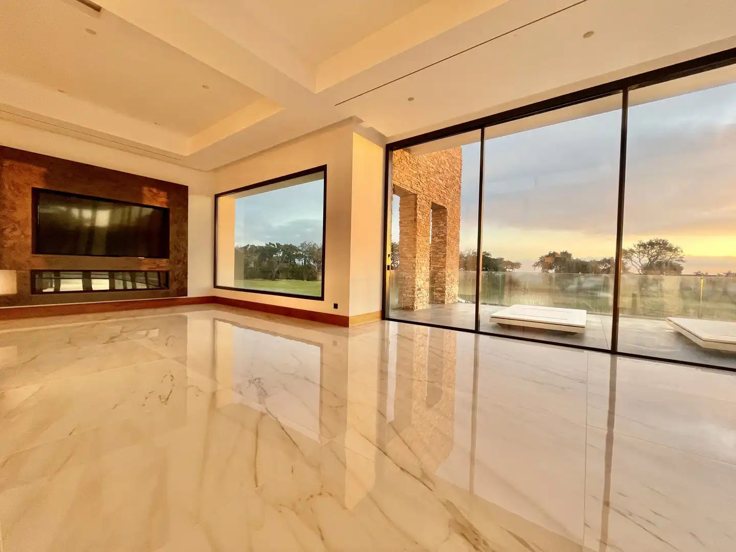 Living room of Houses for sale in San Roque  with Air Conditioner, Heating and Private garden