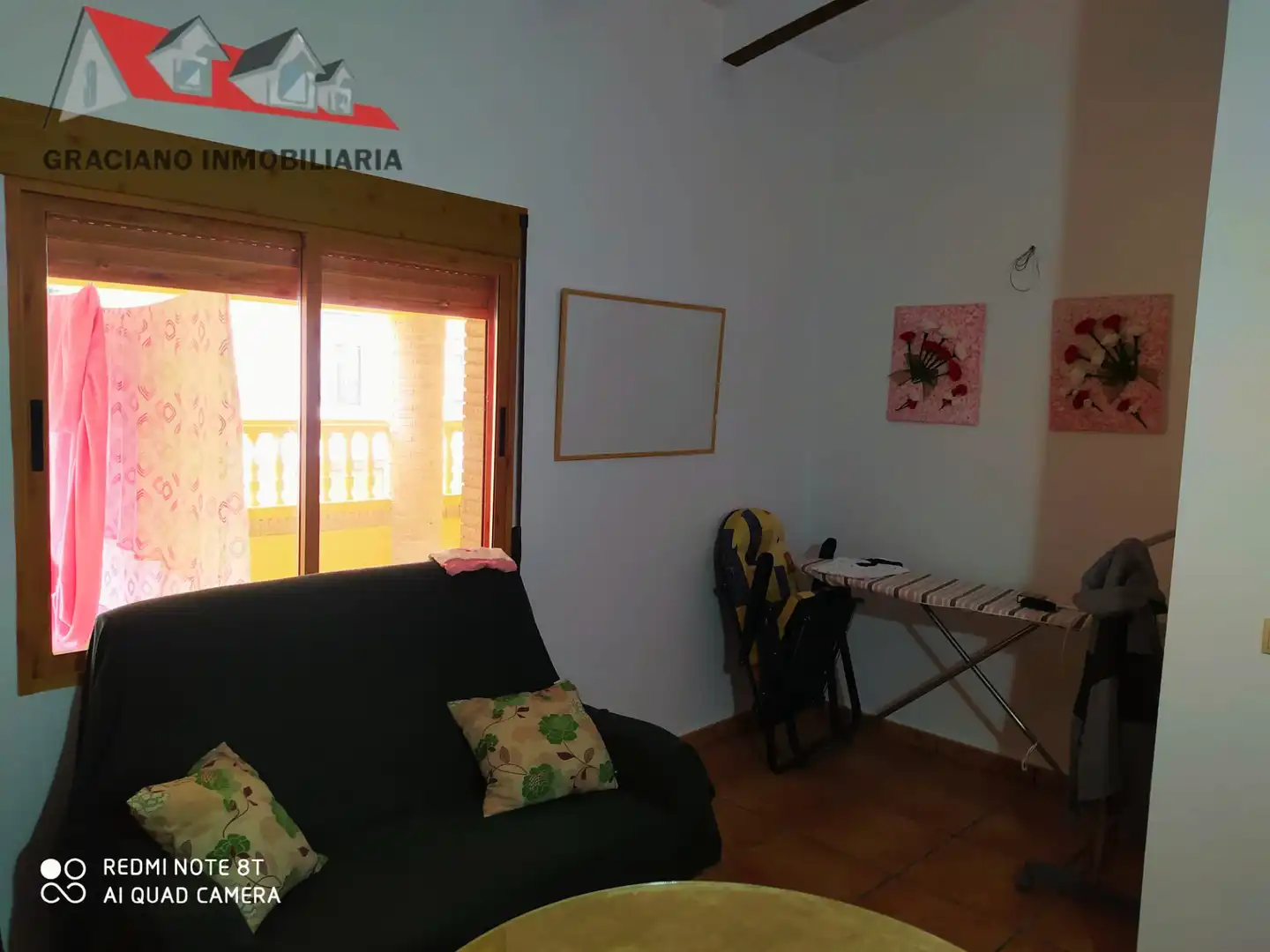 Sala d'estar de Casa adosada en venda en Villaverde de Guadalimar amb Aire condicionat, Jardí privat i Terrassa