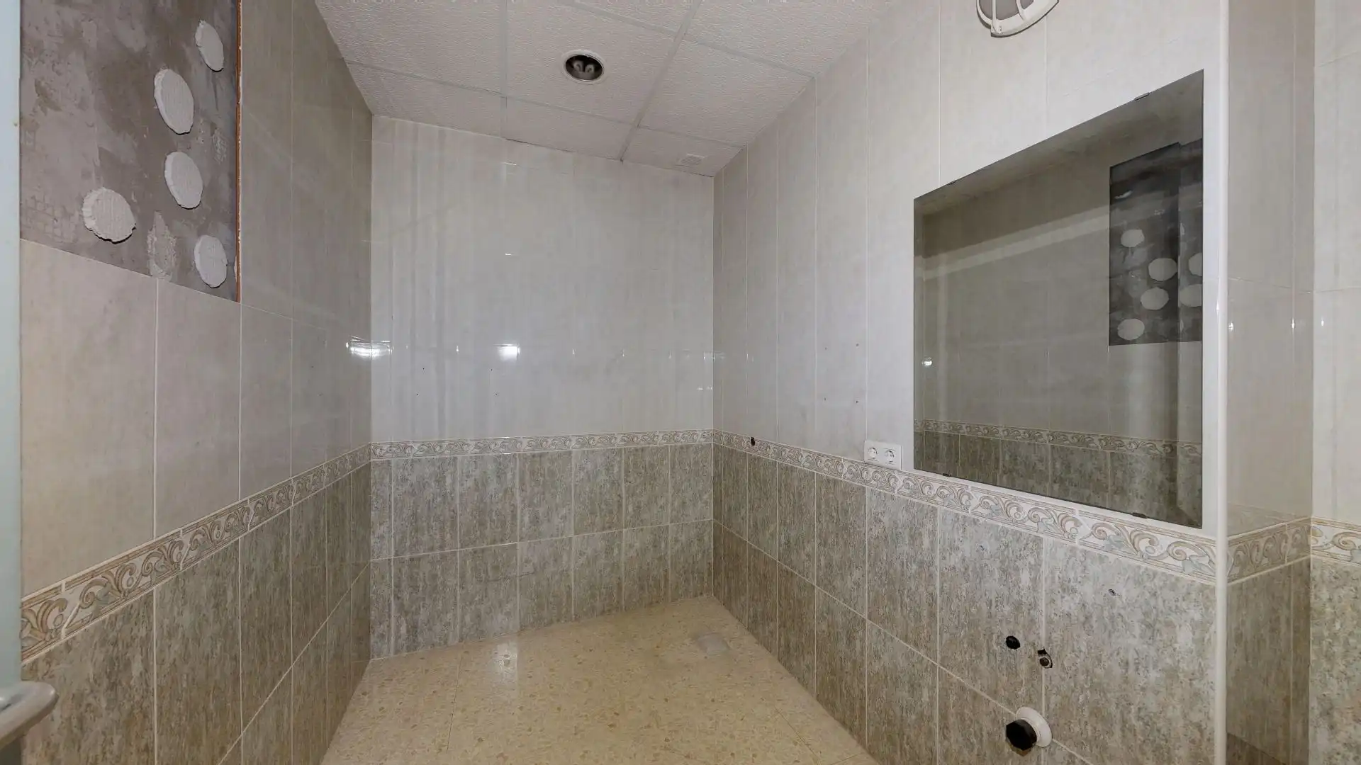 Baño de Oficina en venta en Sevilla con Aire acondicionado