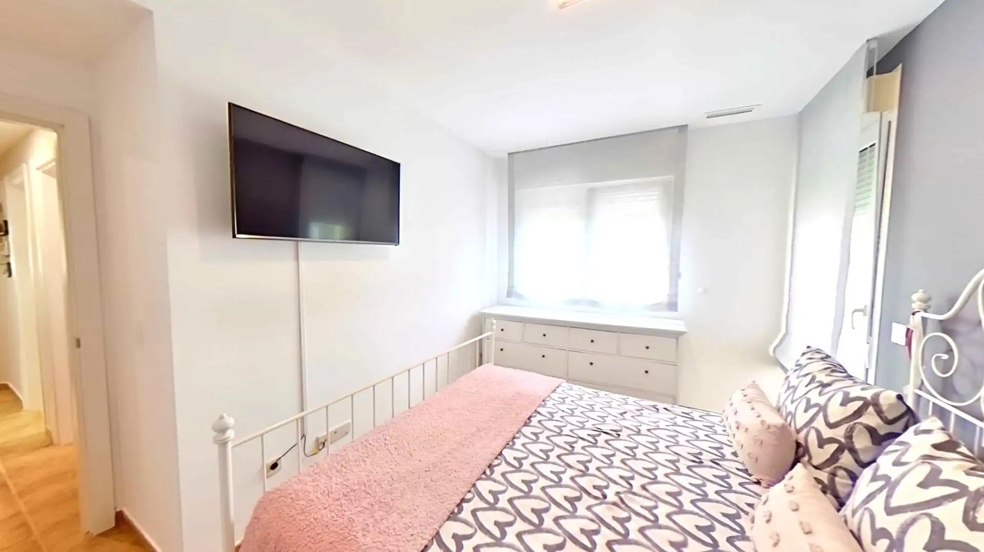 Bedroom of Flat for sale in Paracuellos de Jarama  with Air Conditioner, Terrace and Balcony