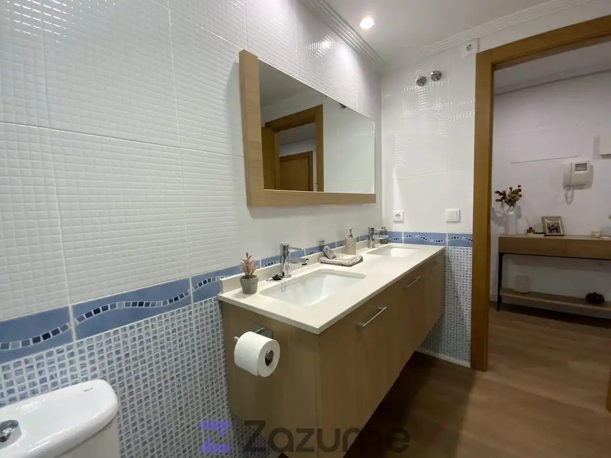 Bathroom of Flat for rent in Alcàsser  with Air Conditioner, Heating and Parquet flooring