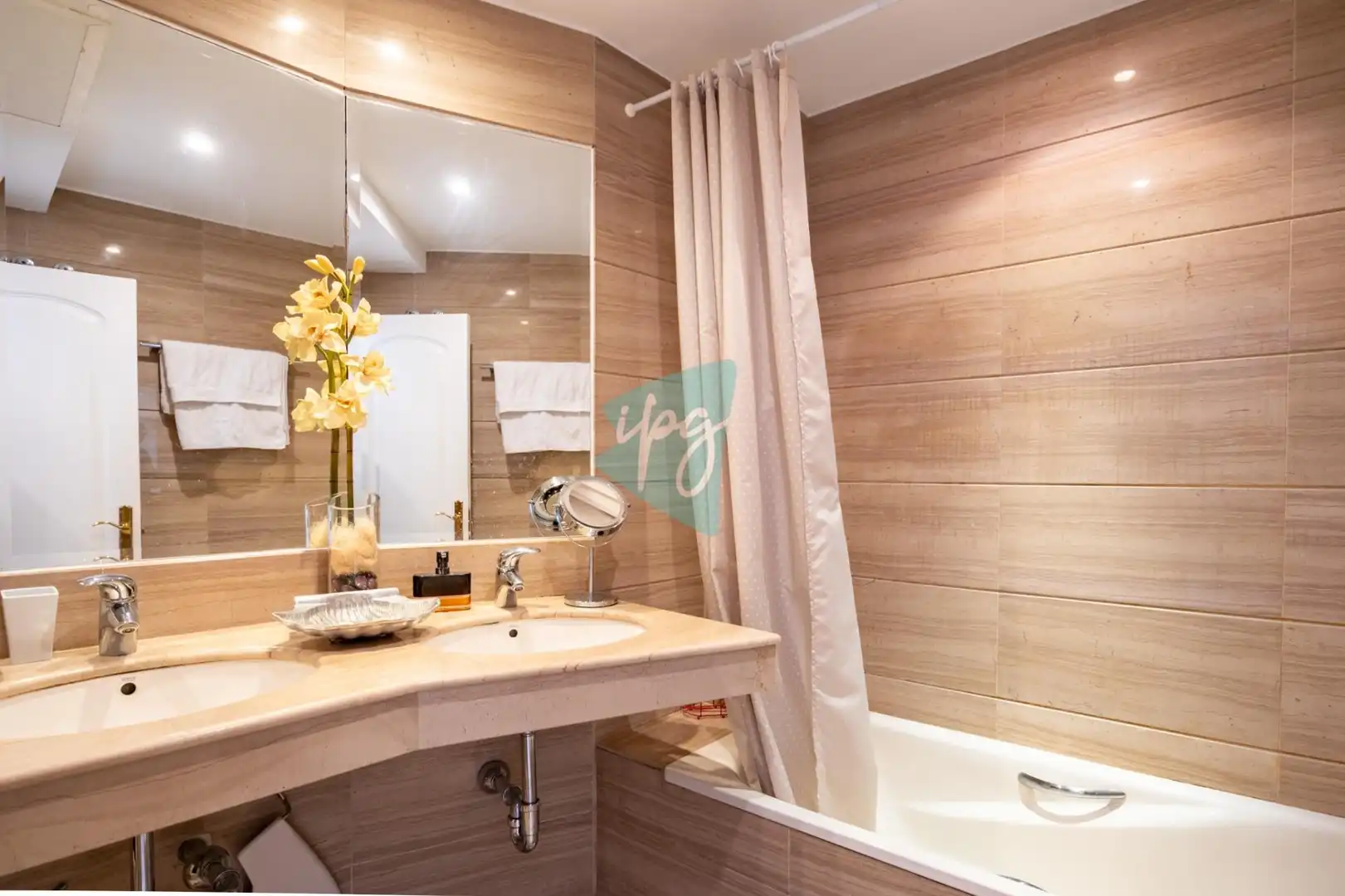 Baño de Apartamento de alquiler en Estepona con Aire acondicionado, Calefacción y Amueblado