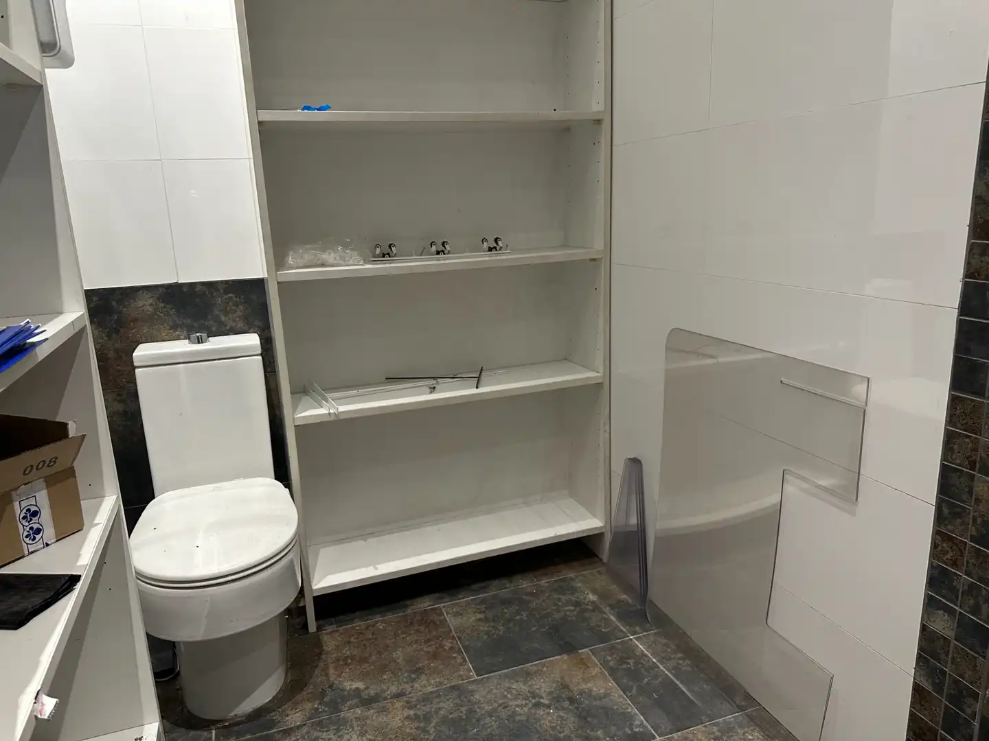 Bany de Local de lloguer en Cartagena amb Aire condicionat i Calefacció