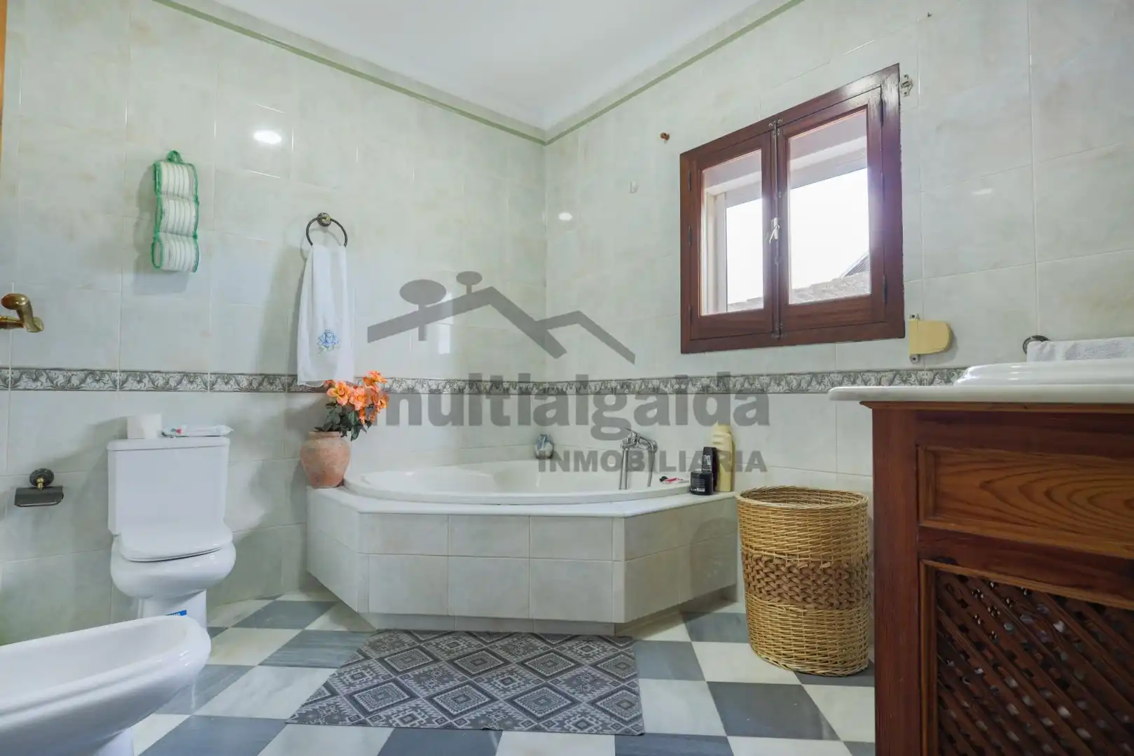 Bathroom of Houses for sale in Sanlúcar de Barrameda  with Air Conditioner, Private garden and Terrace
