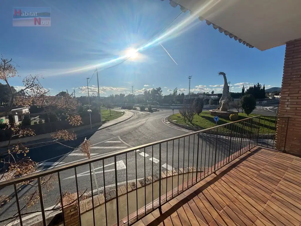 Vista exterior de Casa o chalet en venta en Llorenç del Penedès