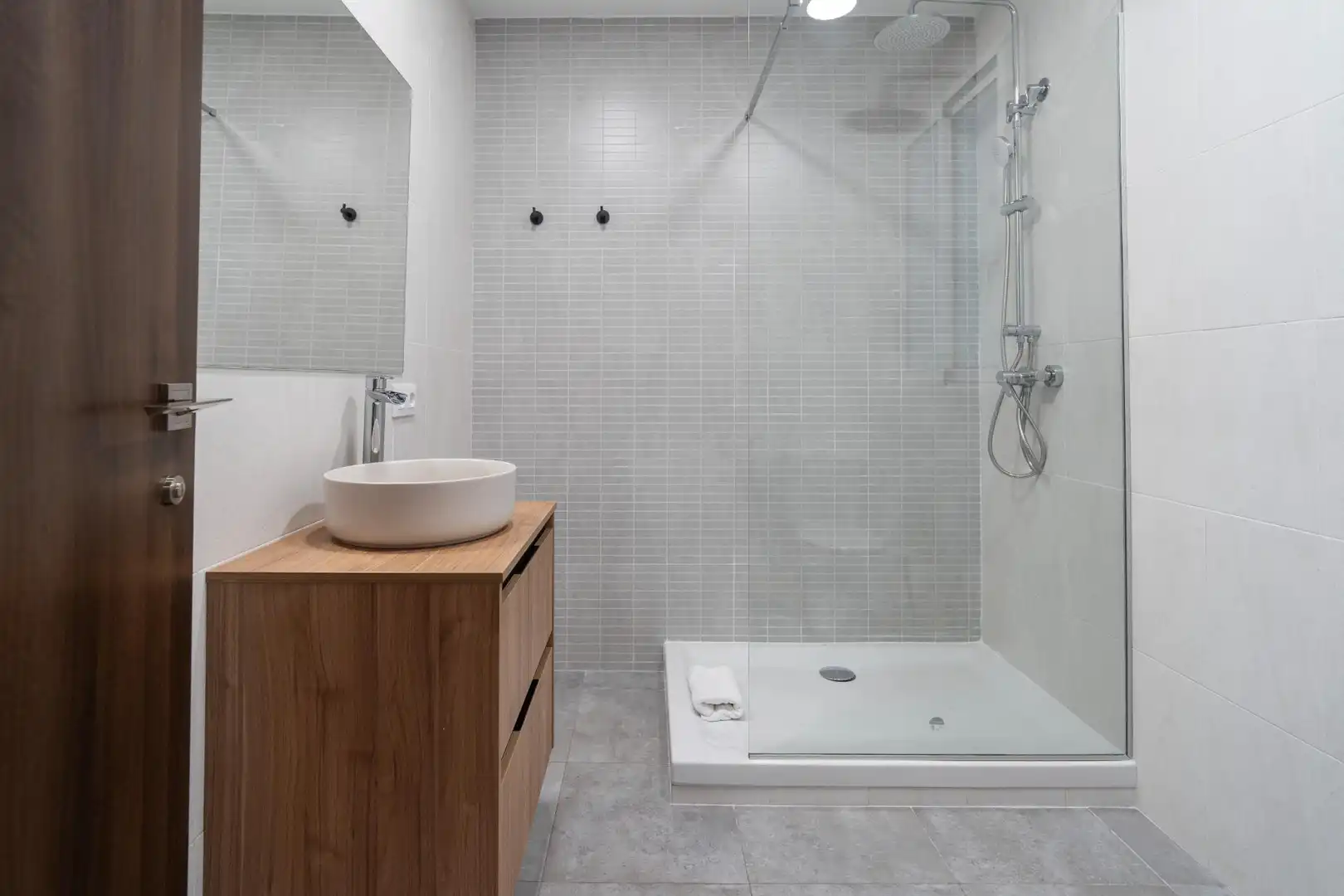 Bathroom of Flat for rent in Valencia  with Air Conditioner, Heating and Furnished