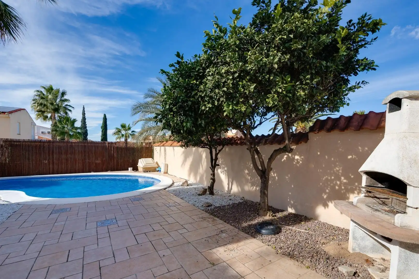 Semi-detached house with pool for sale in Calle C. Velazquez 39A, imagen 6