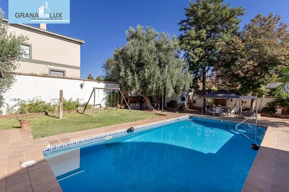 Chalet con piscina en venta en Calle del Arache, imagen 4