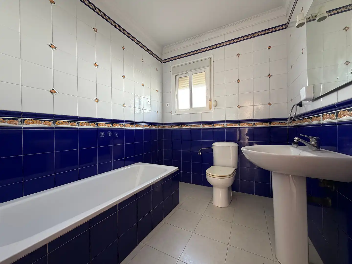 Bathroom of Houses for sale in Alcaucín  with Terrace and Swimming Pool