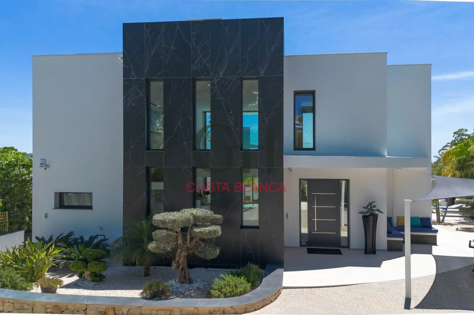 Außenansicht von Haus oder Chalet zum Verkauf in Moraira mit Klimaanlage, Heizung und Privatgarten