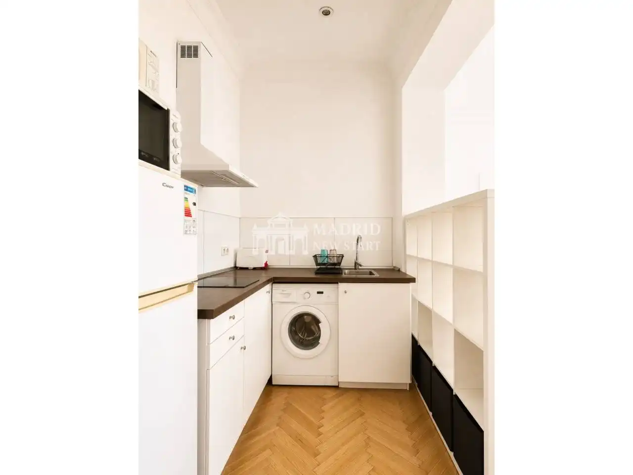 Cocina de Estudio de alquiler en Madrid con Aire acondicionado, Calefacción y Parquet