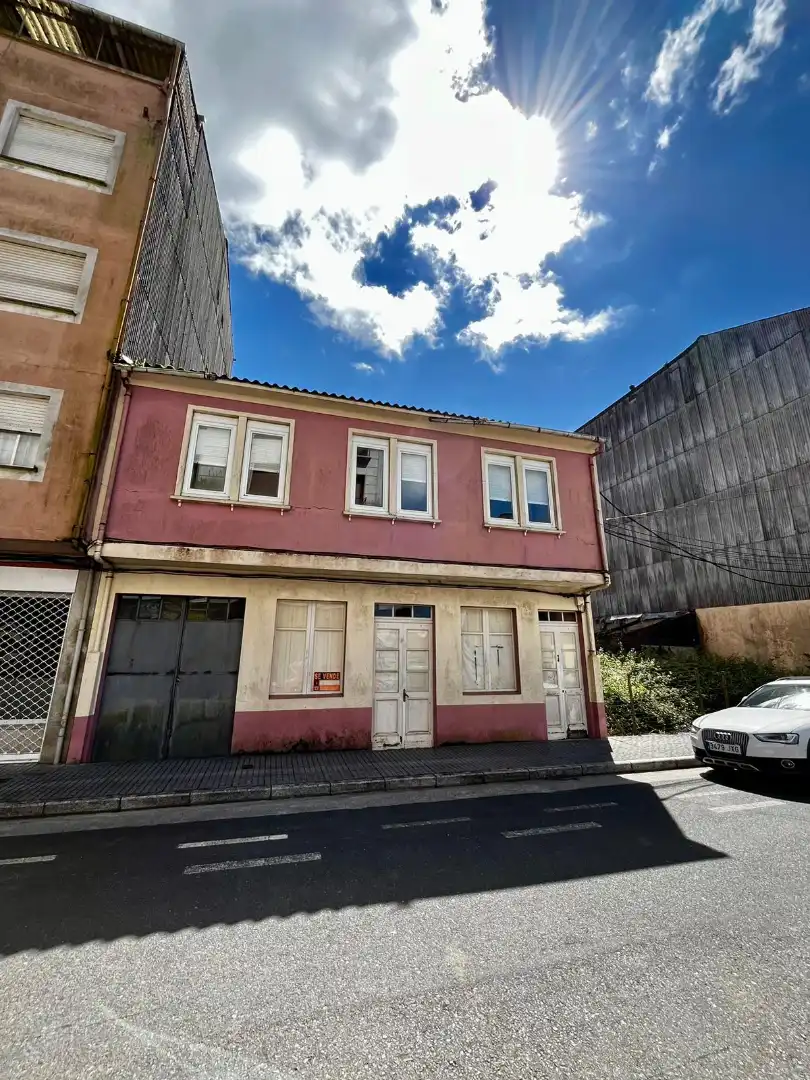 Vista exterior de Casa adosada en venda en Curtis amb Terrassa i Traster