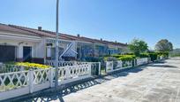 Vista exterior de Casa adosada en venda en Haro amb Calefacció, Jardí privat i Terrassa