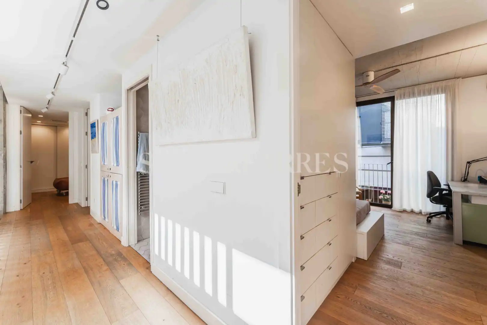 Habitación de Casa adosada en venta en Barcelona con Aire acondicionado, Calefacción y Jardín privado