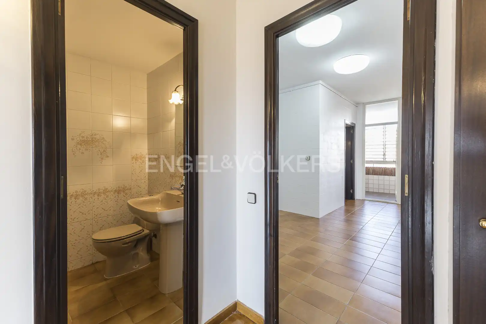 Bathroom of Flat for sale in Barcelona  with Air Conditioner, Heating and Private garden