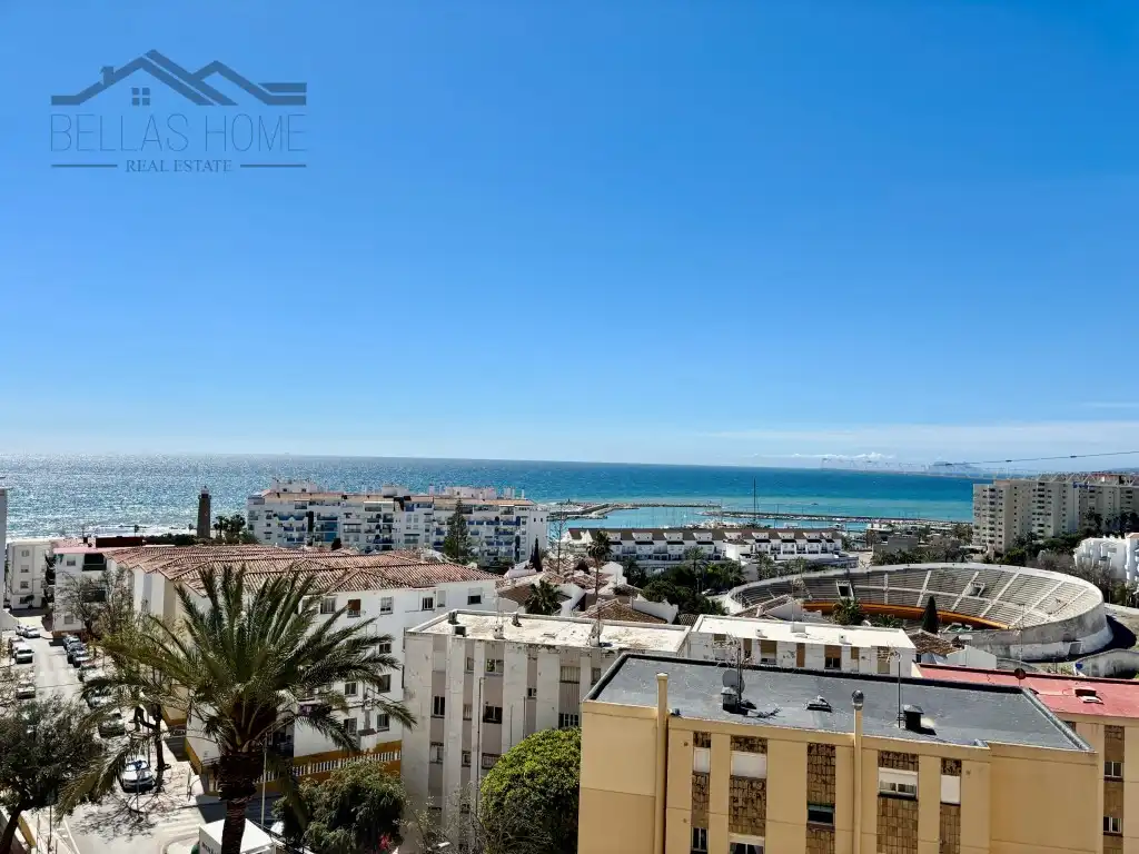 Vista exterior de Piso de alquiler en Estepona con Aire acondicionado, Terraza y Amueblado