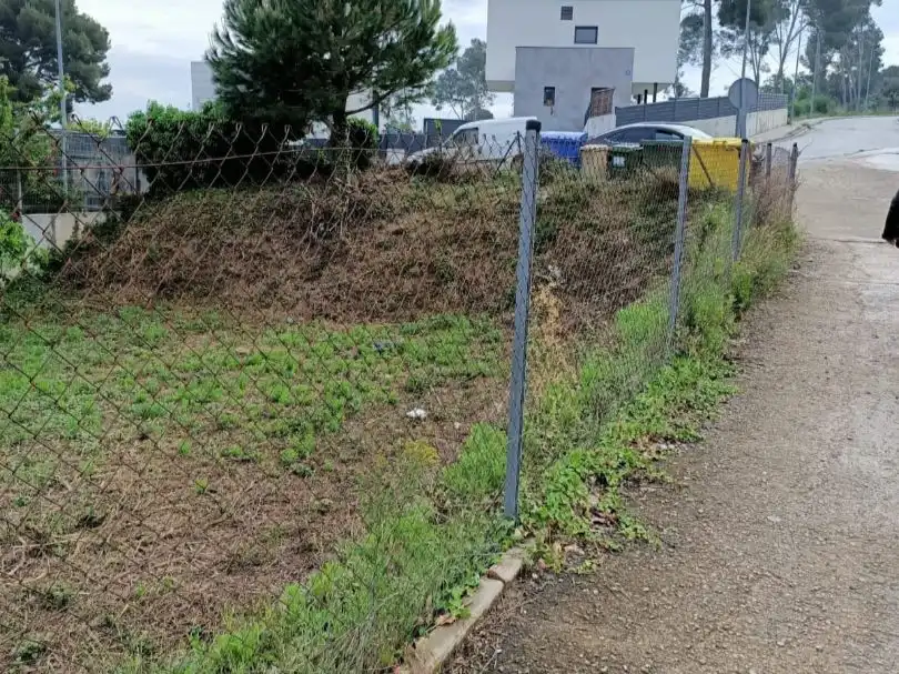 Residential land for sale in Carrer de Cuba 16