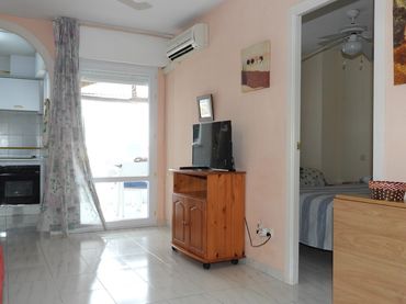 Flat with pool for sale in Urbanizacion Oasis Pl Q 1