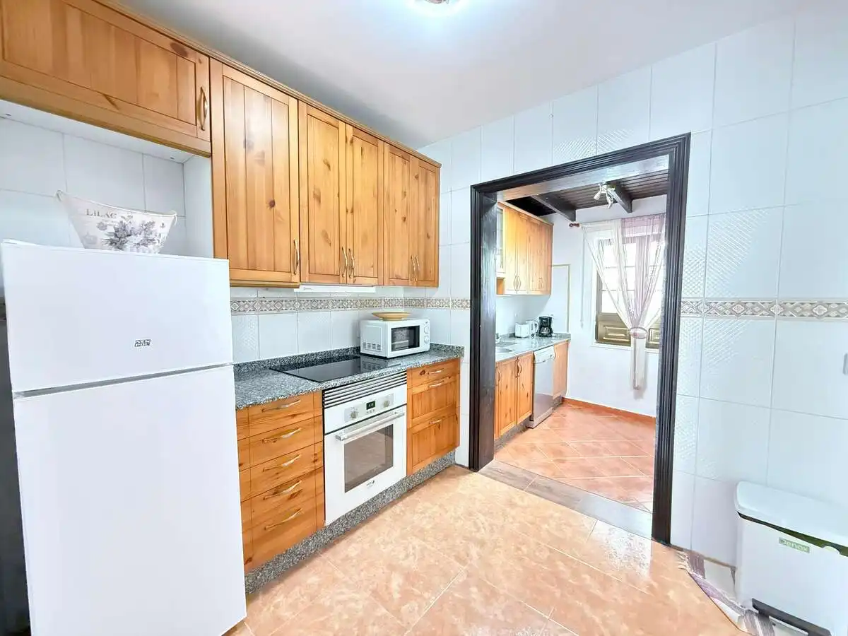 Cuina de Casa o xalet en venda en Teguise amb Jardí privat, Terrassa i Moblat