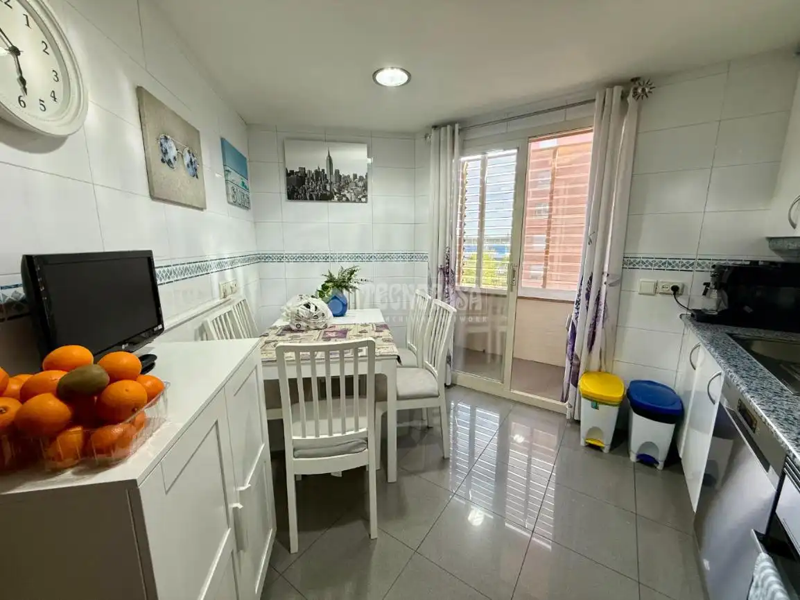 Dining room of Flat for sale in Madrid  with Air Conditioner and Heating
