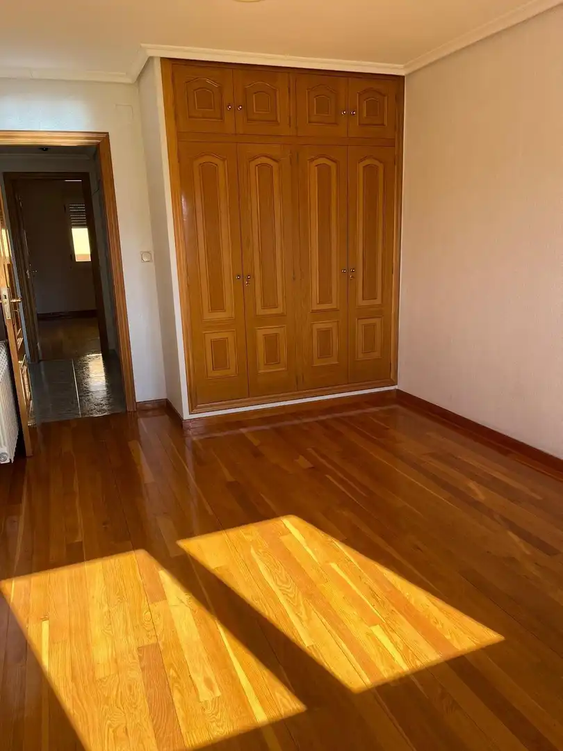 Dormitori de Casa o xalet en venda en Ponferrada amb Parquet