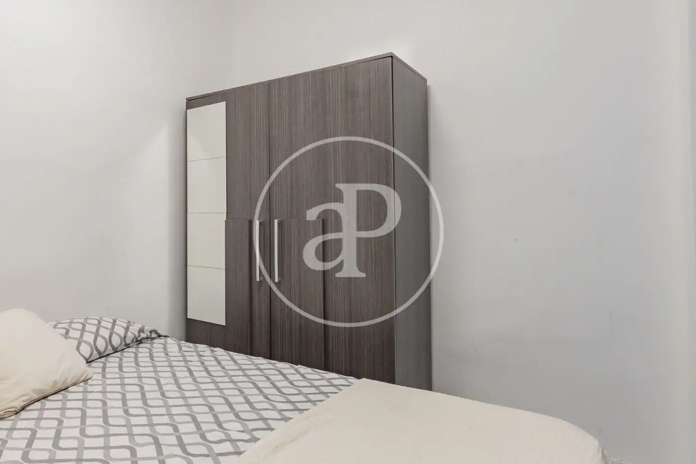 Habitación de Piso en venta en Madrid con Calefacción y Amueblado