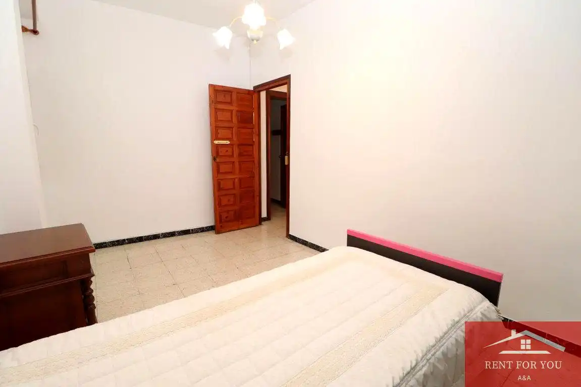 Habitación de Planta baja en venta en Alhaurín El Grande con Aire acondicionado y Trastero