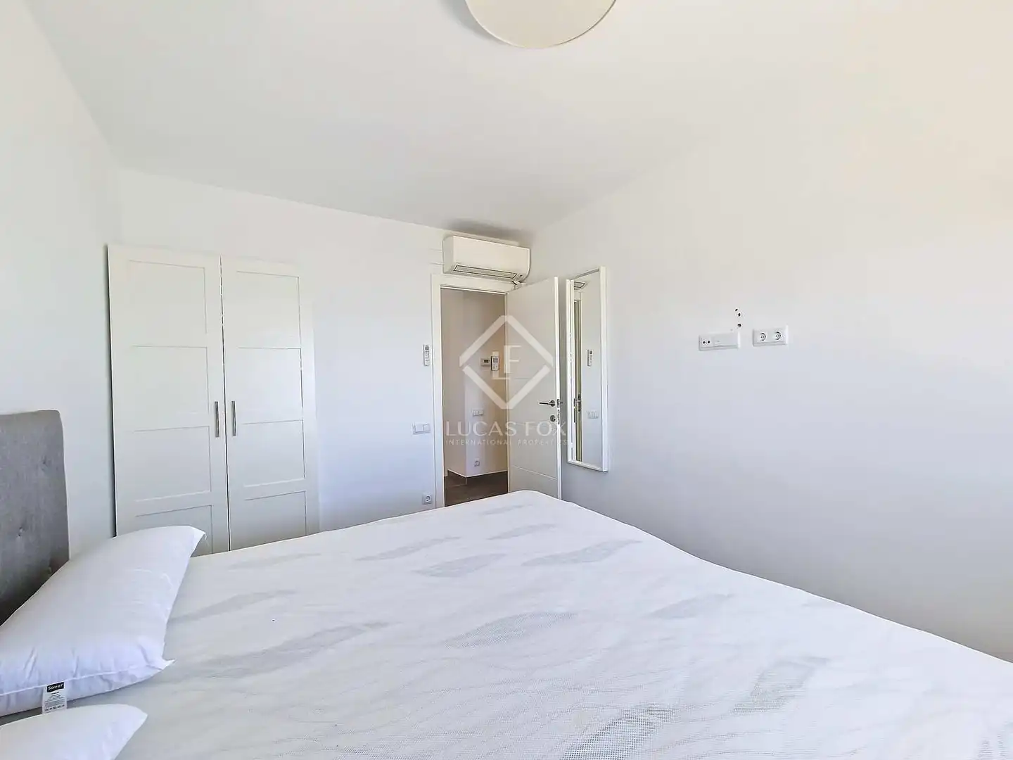 Dormitori de Casa o xalet de lloguer en Vilanova i la Geltrú amb Aire condicionat, Jardí privat i Terrassa