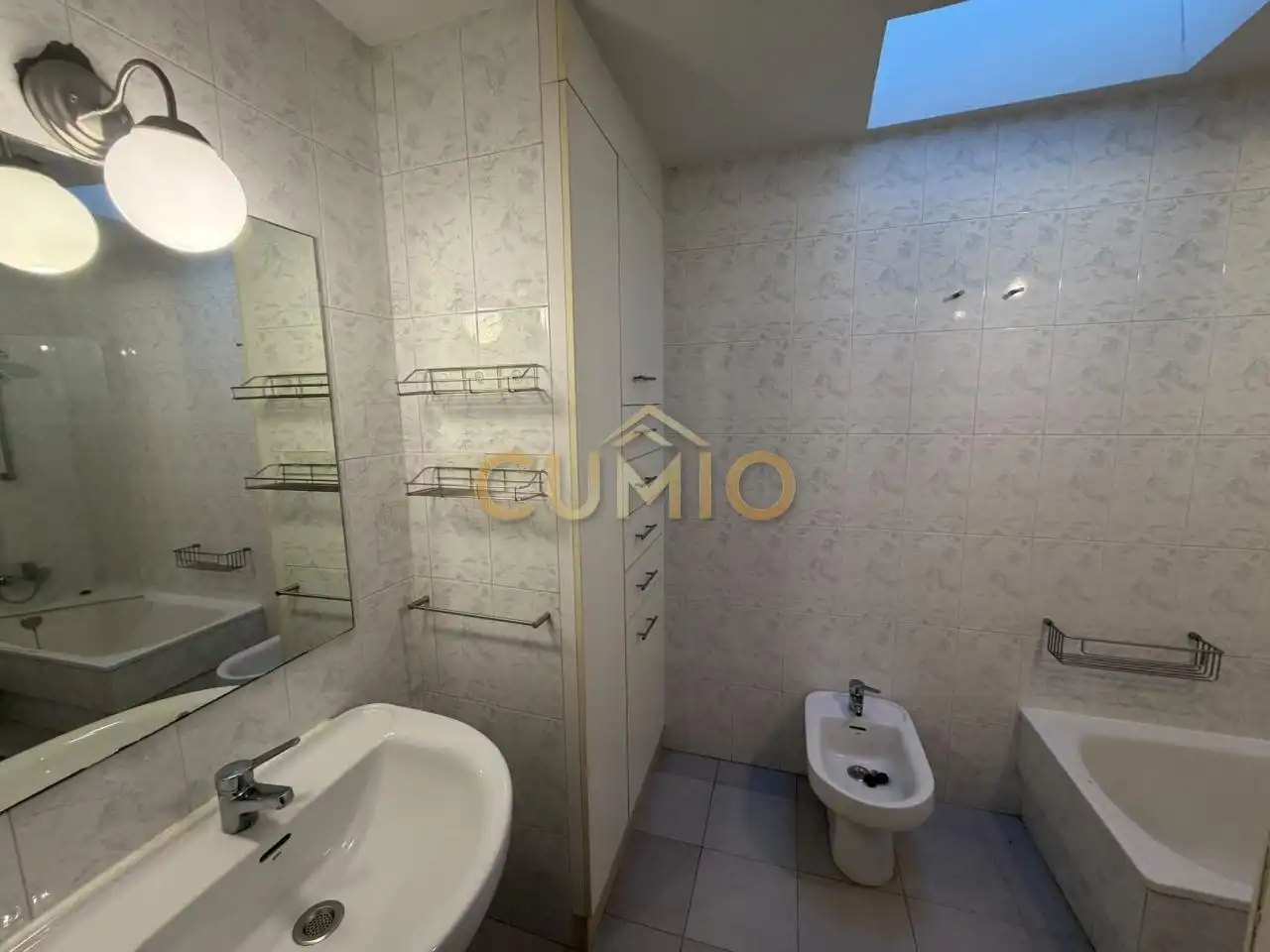 Badezimmer von Maisonette zum Verkauf in Nigrán mit Heizung, Parkett und Abstellraum