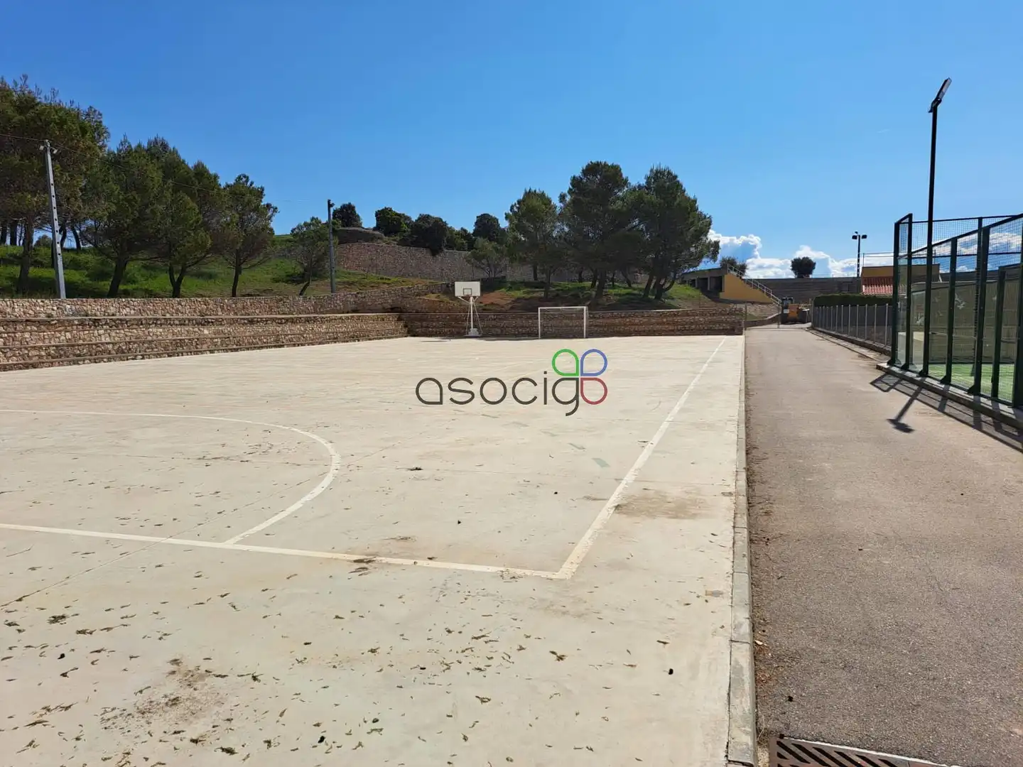 Parking de Casa o chalet en venta en Solanillos del Extremo con Calefacción, Trastero y Piscina