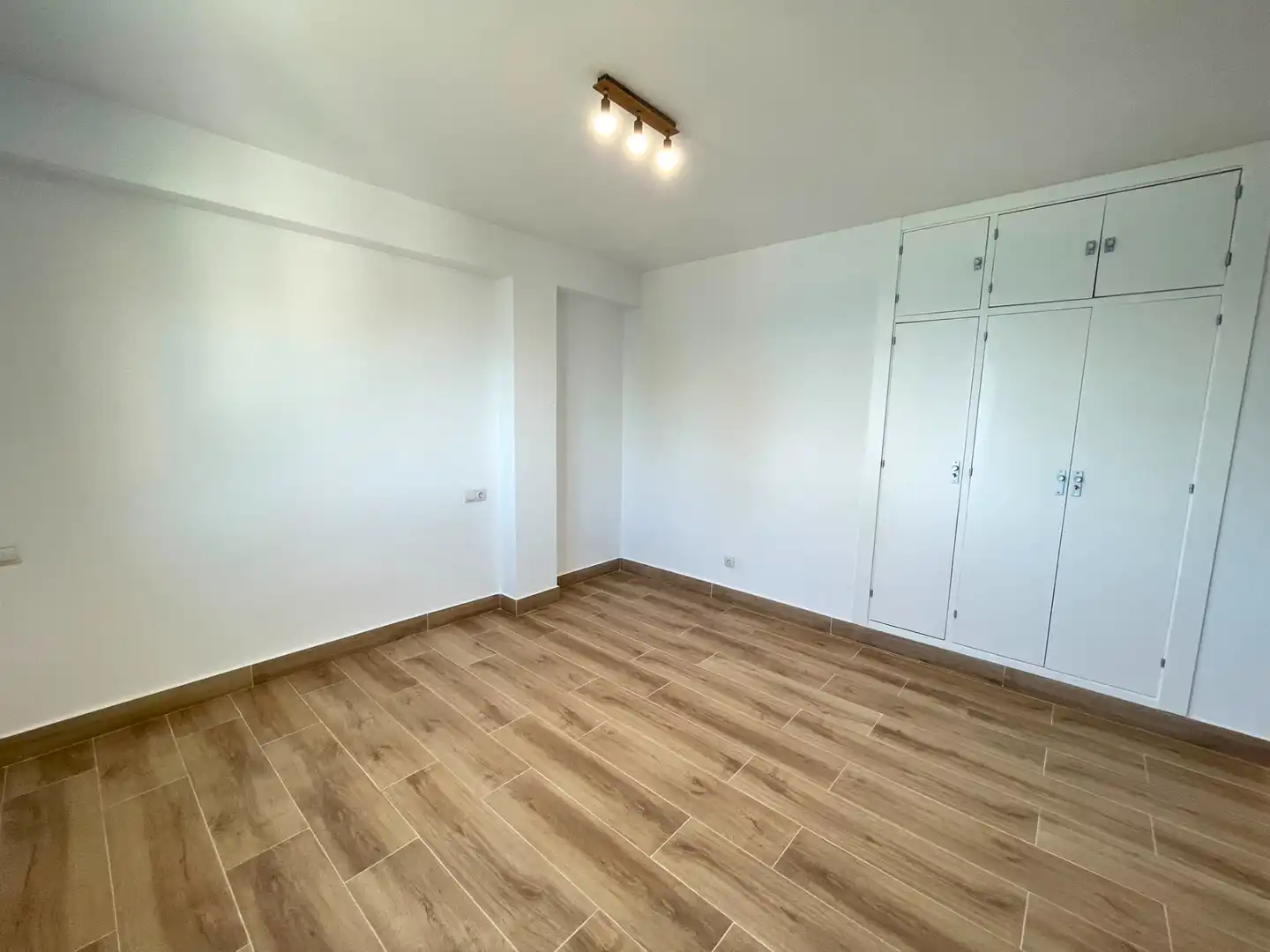 Bedroom of Flat for rent in Málaga  with Air Conditioner, Terrace and Balcony