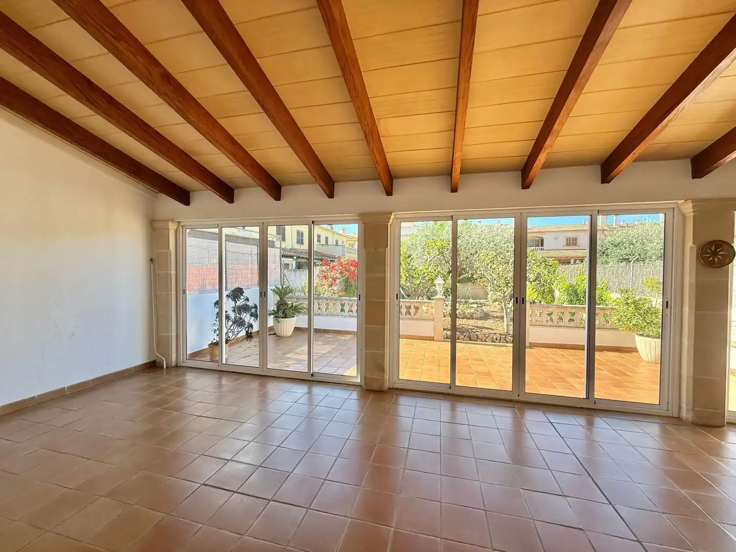 Vista exterior de Casa o xalet de lloguer en  Palma de Mallorca amb Aire condicionat, Terrassa i Balcó