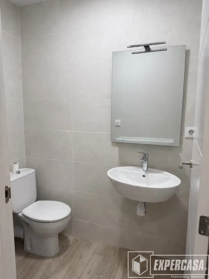 Badezimmer von Geschaftsraum zur Miete in Valencia