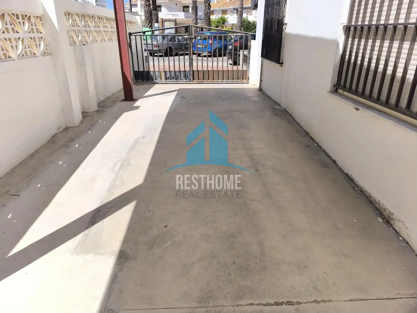 Vista exterior de Piso en venta en Tavernes de la Valldigna con Amueblado y Balcón