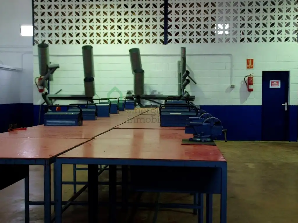 Nau industrial en venda en Badajoz