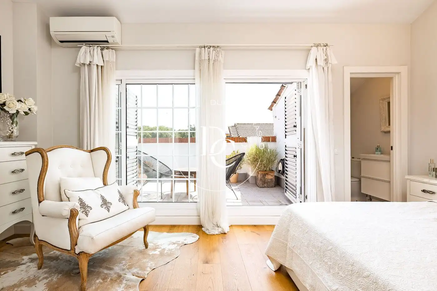 Habitación de Casa o chalet en venta en Sant Joan Despí con Aire acondicionado, Calefacción y Jardín privado