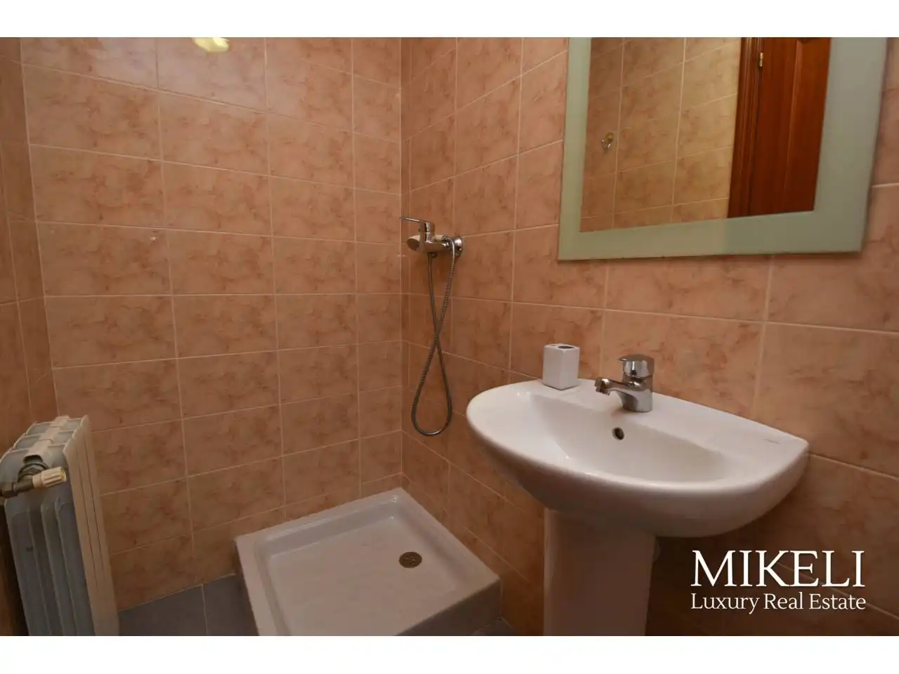 Bathroom of Flat for sale in Santander  with Heating, Parquet flooring and Storage room