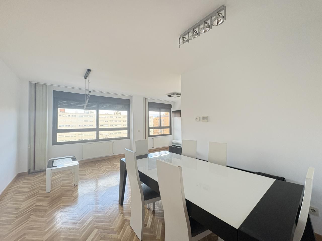 Menjador de Pis de lloguer en  Madrid Capital amb Aire condicionat, Calefacció i Parquet