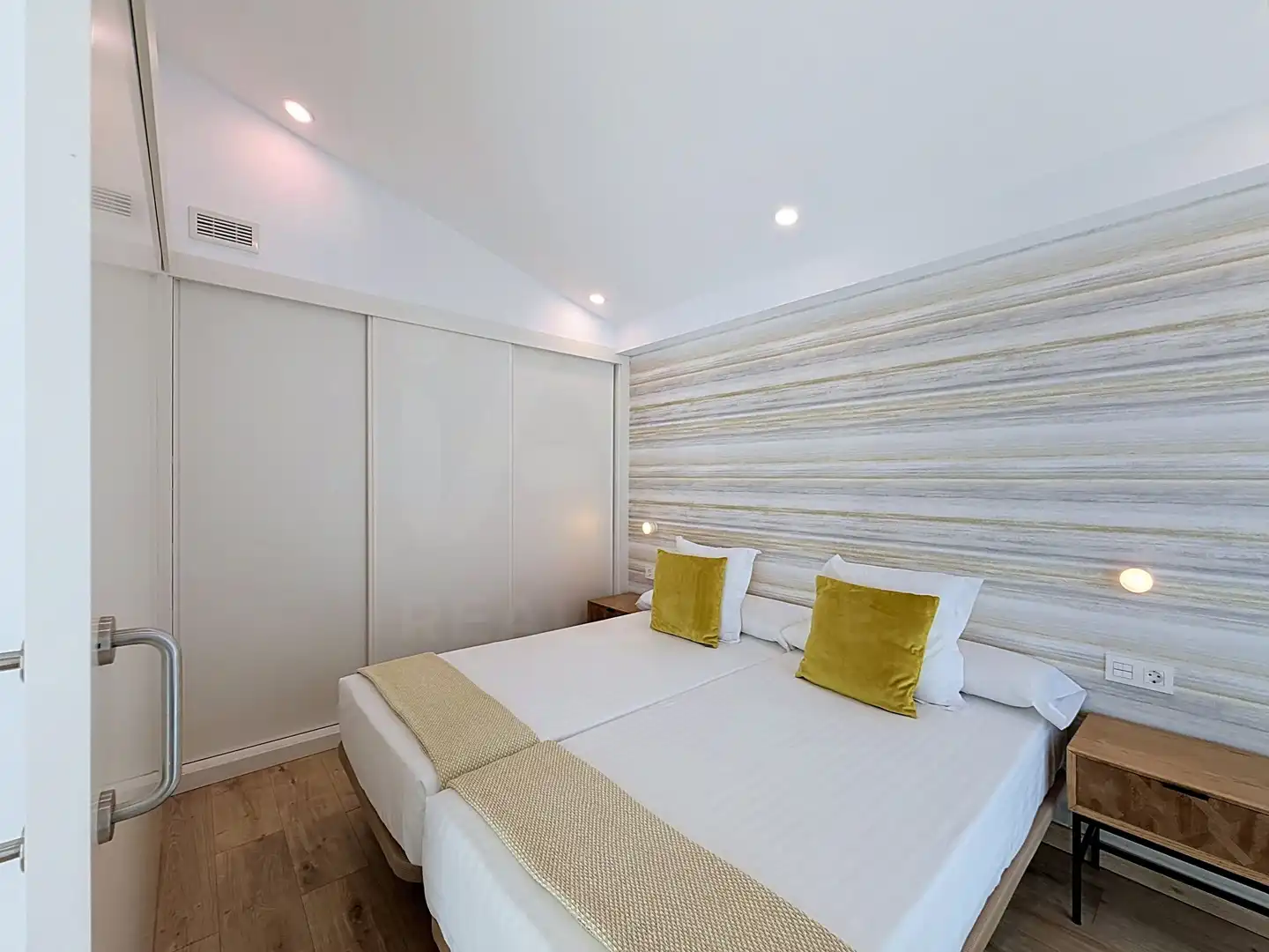 Habitación de Edificio en venta en Sanxenxo
