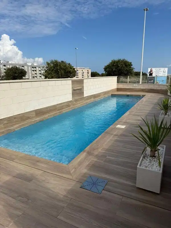 Piscina de Casa o chalet en venta en Guardamar del Segura con Aire acondicionado, Jardín privado y Terraza
