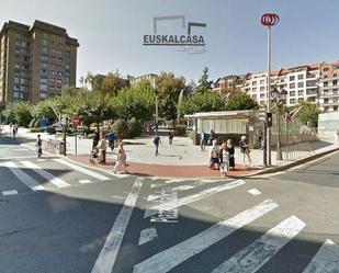 Vista exterior de Pis en venda en Bilbao  amb Calefacció